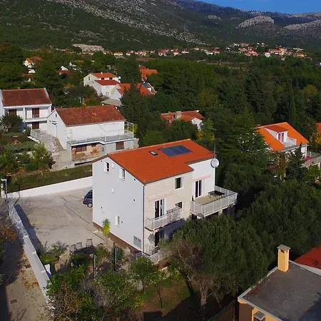 Roza Apartman