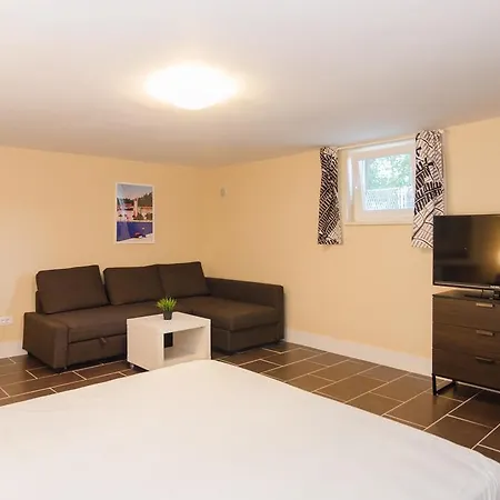 Apartman Roza *