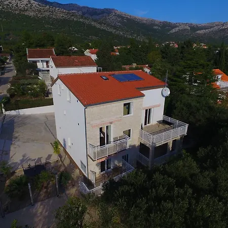 Roza Apartman *